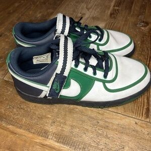 Nike Vandal Green White Black Low Top Sneakers 
Boys Youth 7